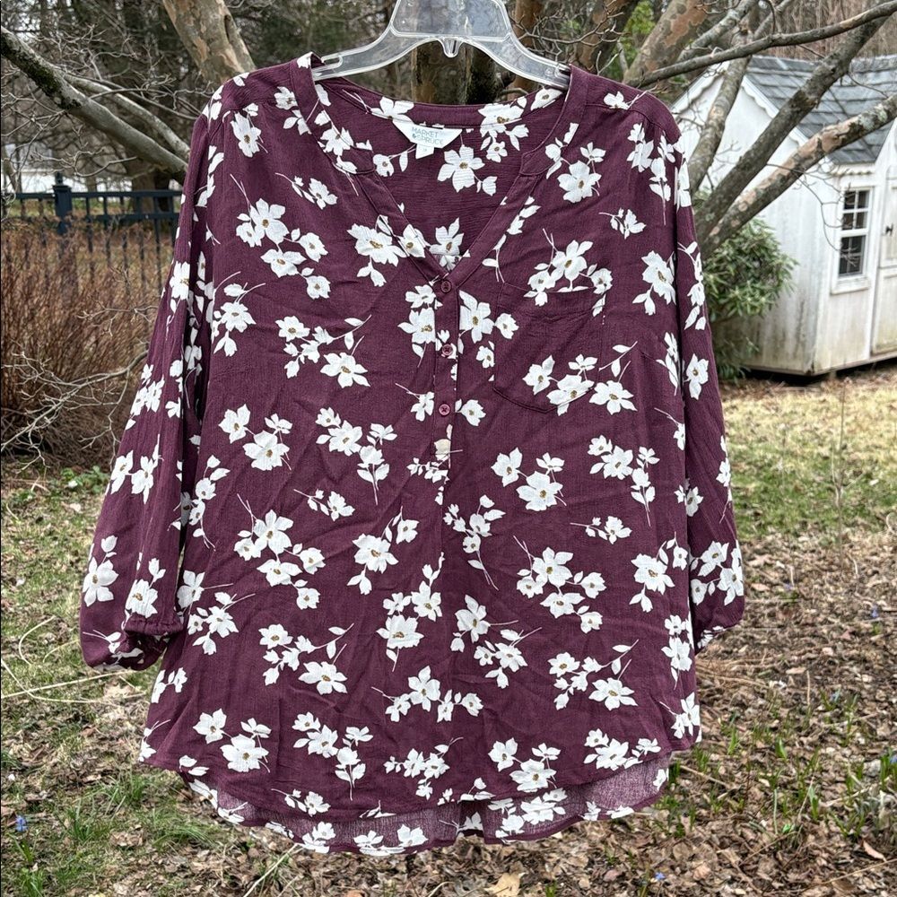 Market & Spruce Plum Floral top